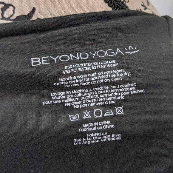 NEW Beyond Yoga Hidden Pocket Infinity Scarf Black Lightweight - Picture 6 of 8